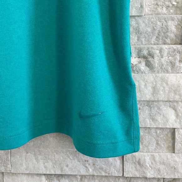 Nike Dri-Fit Turquoise Tank Top - Picture 3 of 5